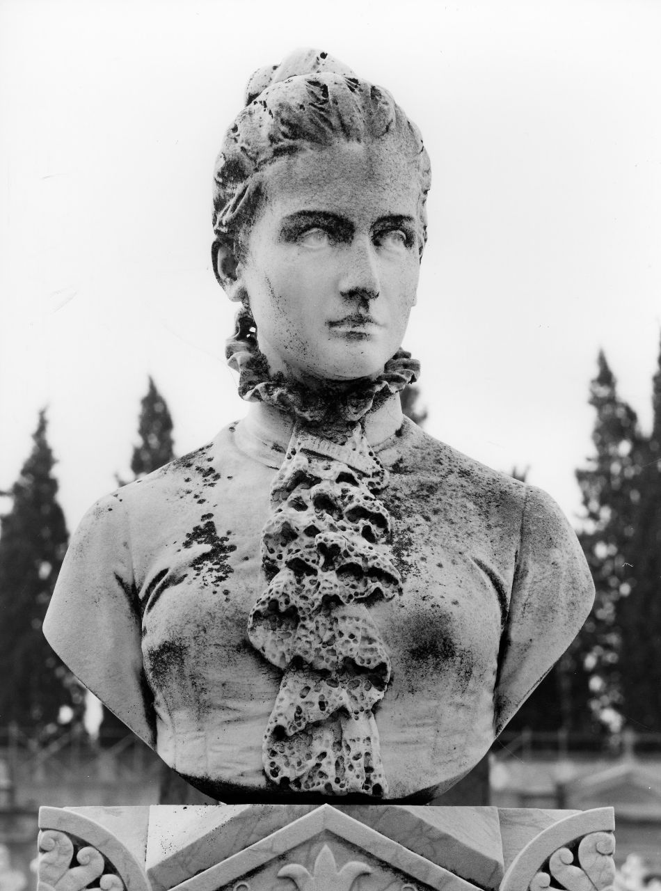 busto ritratto di Fiorenza Capannini Pochini (monumento funebre) - ambito toscano (sec. XIX)