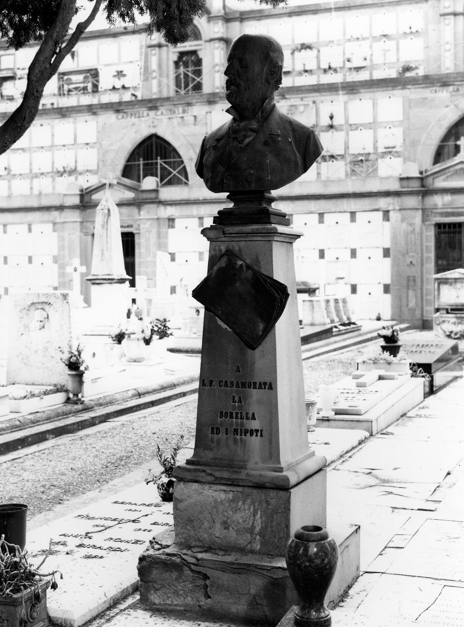busto ritratto di Luigi Ferdinando Casamorata (monumento funebre) di Calzolari Oreste (sec. XIX)