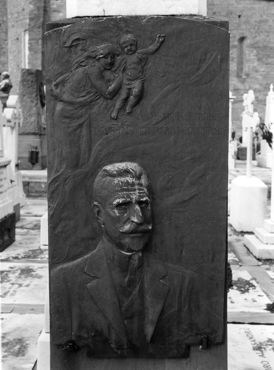ritratti Enrico Martelli e famiglia (monumento funebre) di Cassioli Giuseppe - ambito toscano (sec. XX, sec. XX)