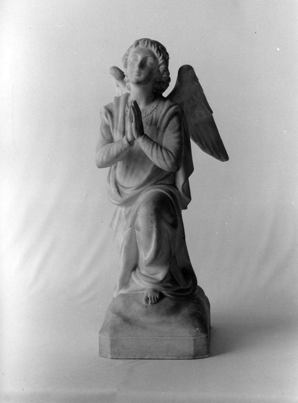 angelo orante (scultura) di Bertoni Lodovico (primo quarto sec. XX)