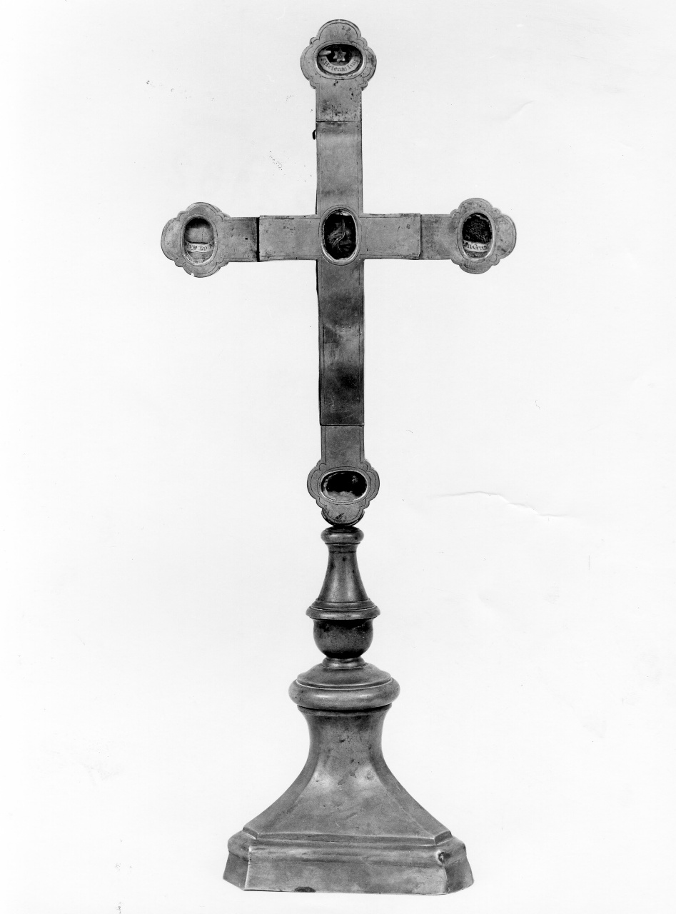 reliquiario - a croce - bottega toscana (sec. XVI)