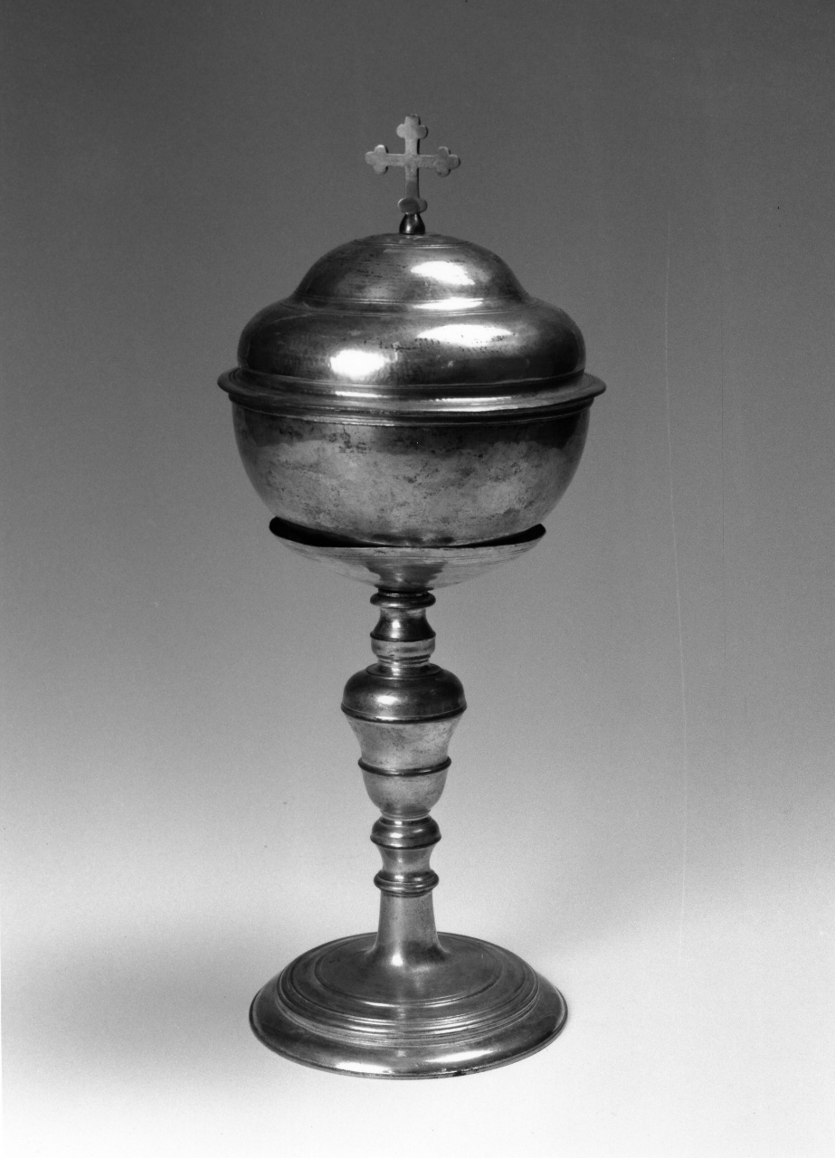 pisside - bottega toscana (prima metà sec. XVIII)