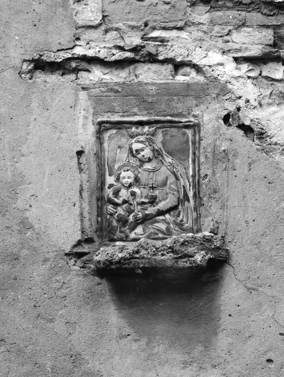 Madonna con Bambino (rilievo) - manifattura di Montelupo (ultimo quarto sec. XVII)