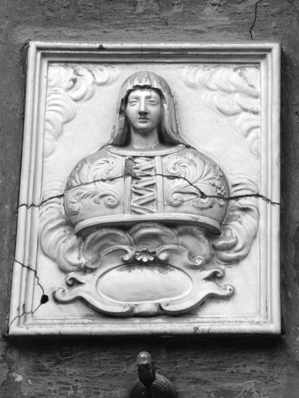 Madonna di Provenzano o del Conforto, Madonna con Bambino (rilievo) - manifattura Ginori (prima metà sec. XIX)