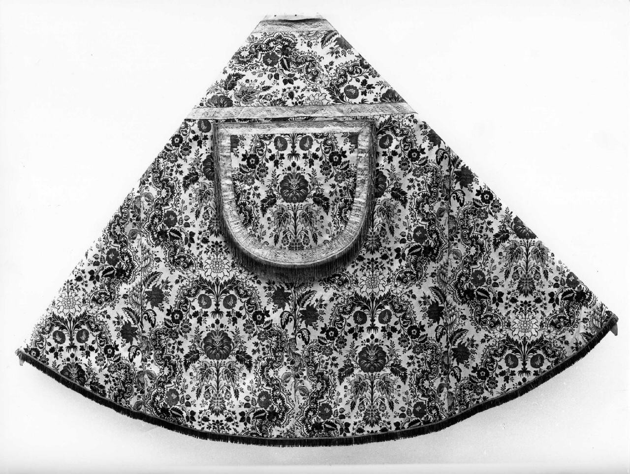 piviale, coppia - manifattura italiana (metà sec. XVIII)