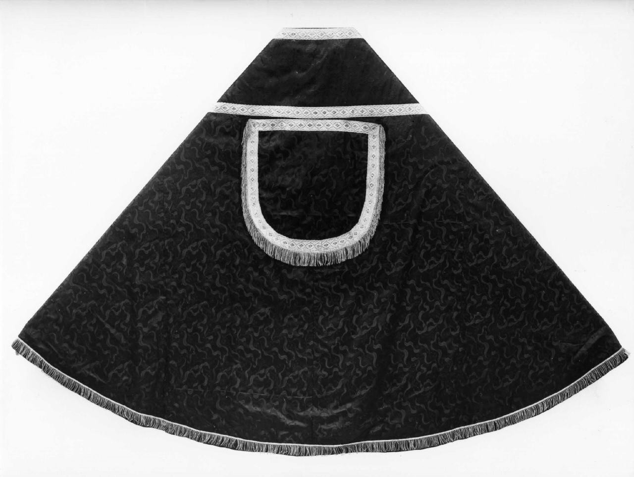 piviale - manifattura italiana (sec. XX)