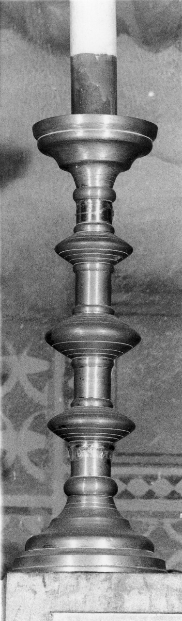 candeliere d'altare, serie - produzione toscana (sec. XX)