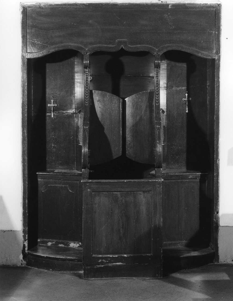 confessionale, serie - produzione toscana (seconda metà sec. XIX)