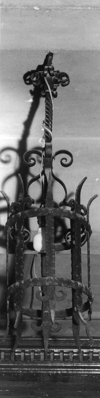 lampada pensile - produzione toscana (sec. XX)