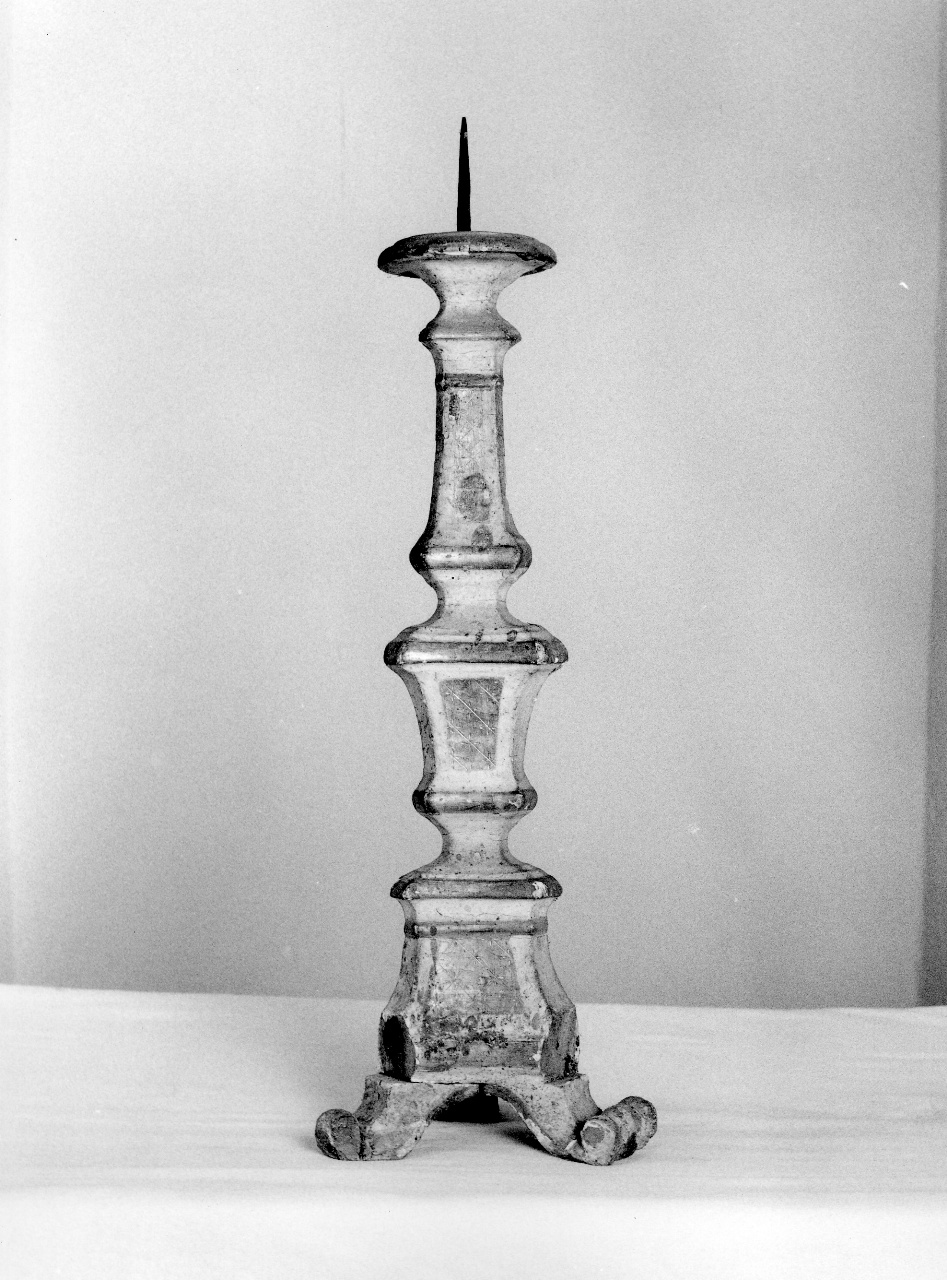 candeliere d'altare, serie - produzione toscana (prima metà sec. XIX)