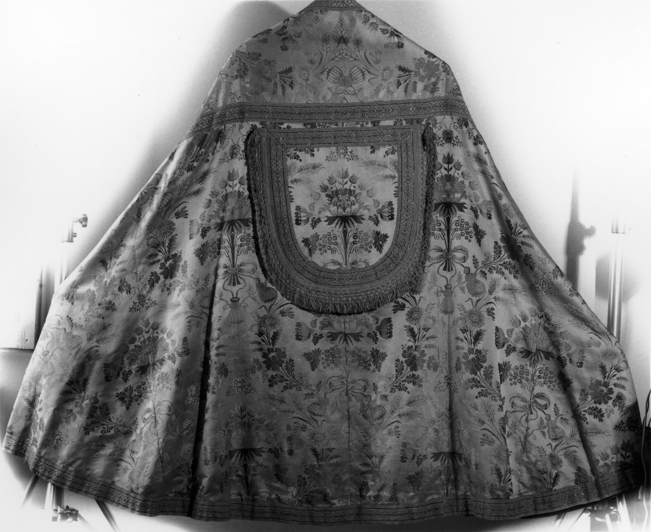 paramento liturgico - manifattura italiana (prima metà sec. XIX)