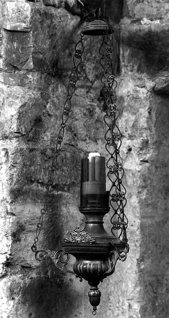 lampada pensile a vaso, opera isolata - bottega toscana (sec. XIX)