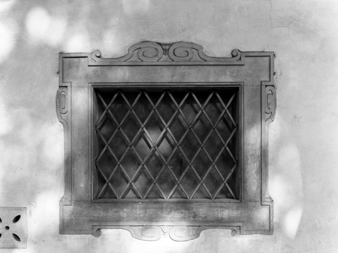 mostra di finestra, coppia di Mechini Gherardo (sec. XVII)
