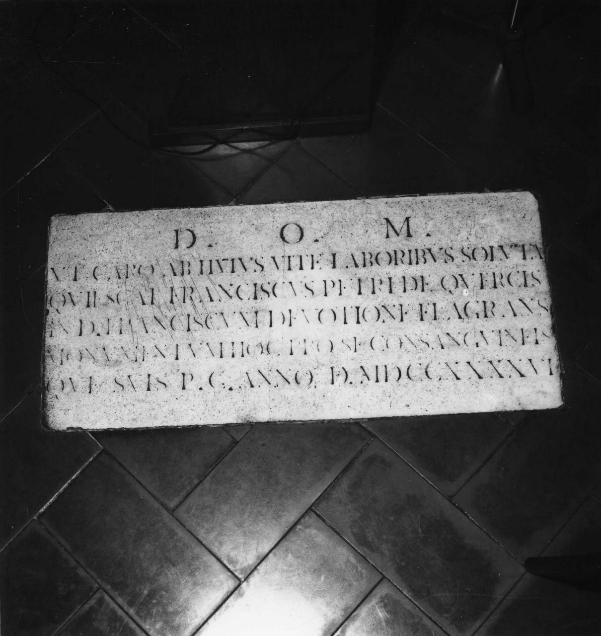 lapide tombale - bottega toscana (sec. XVIII)