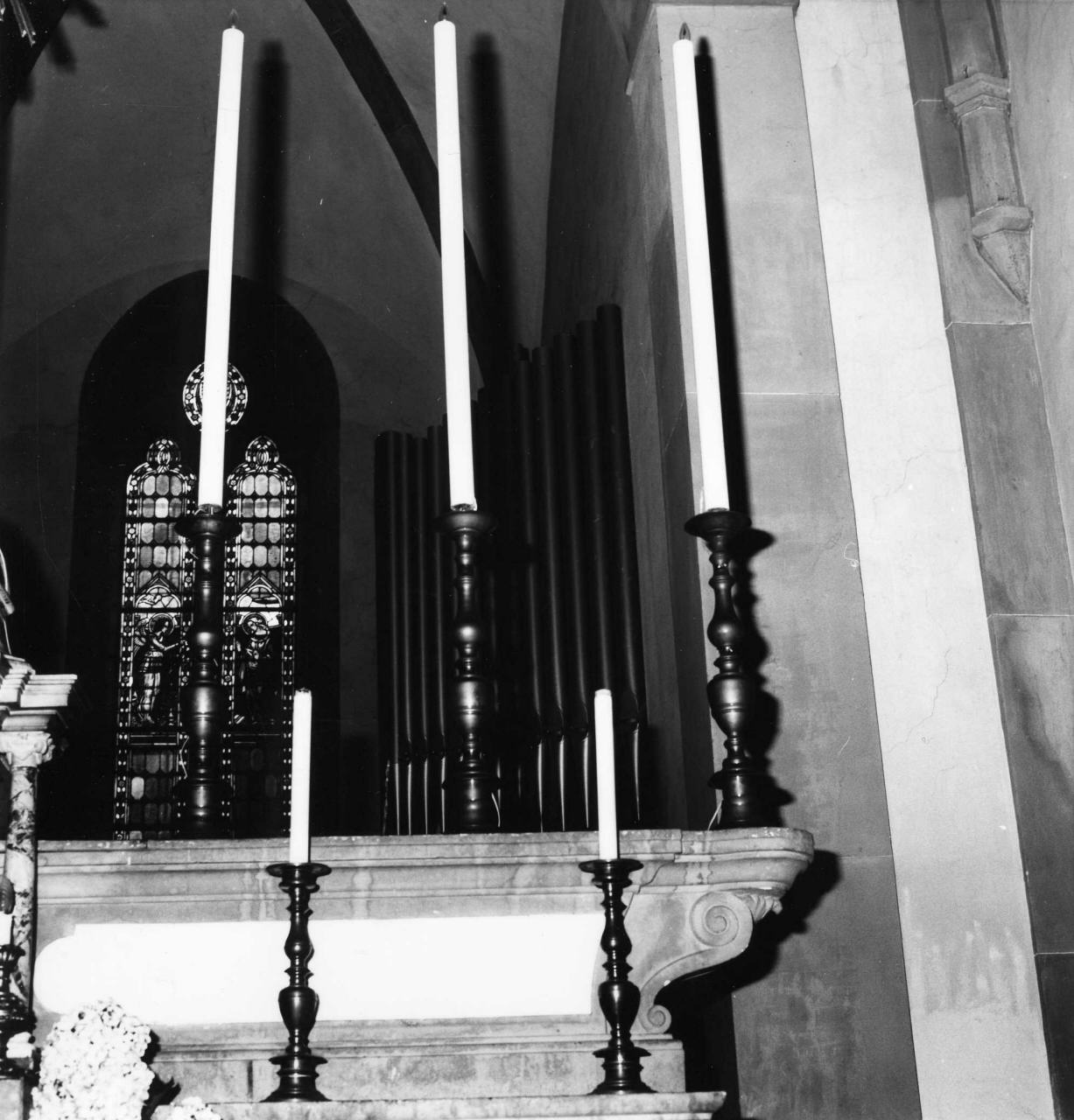 candeliere d'altare, serie - produzione italiana (fine/inizio secc. XIX/ XX)