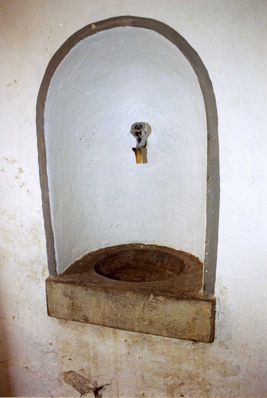 lavabo da sacrestia - bottega toscana (sec. XX)
