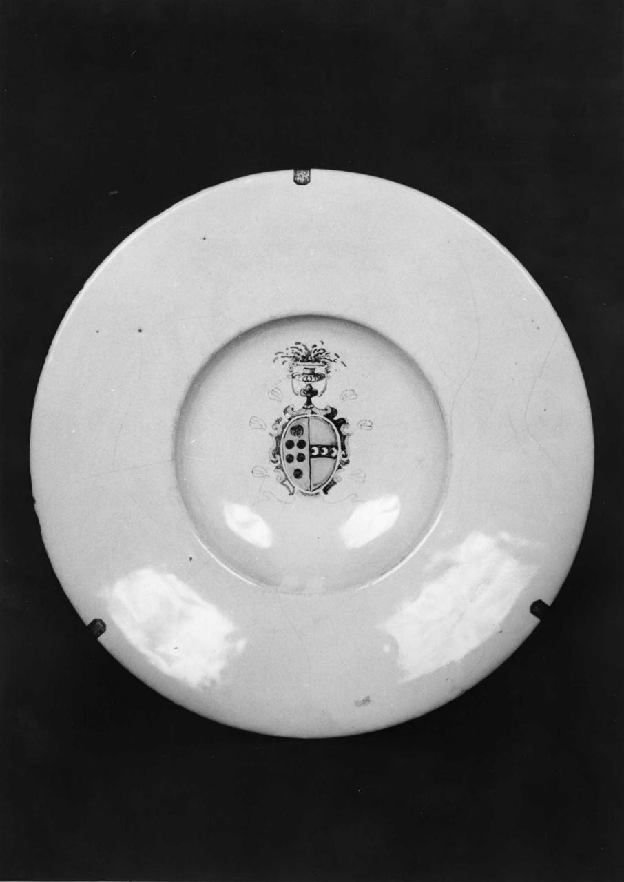 piatto, coppia - manifattura faentina (fine/inizio secc. XVI/ XVII)