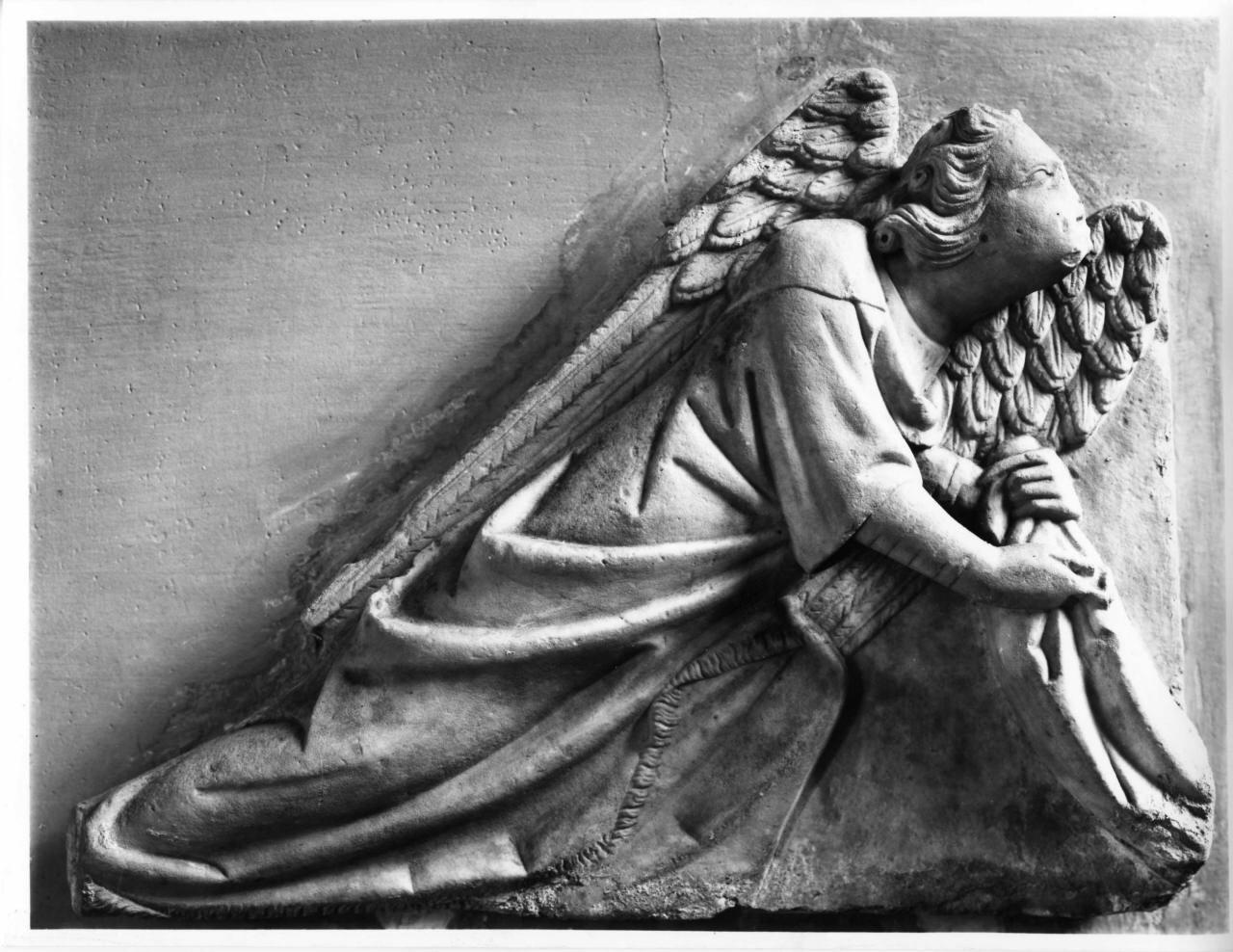 angeli (rilievo, coppia) di Tino di Camaino (attribuito) (sec. XIV)