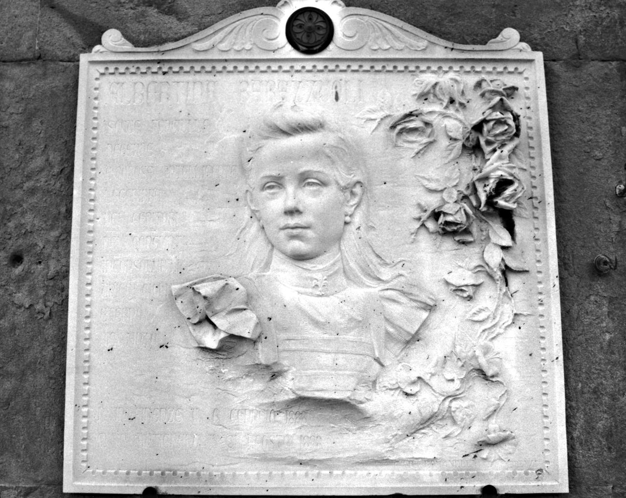 ritratto di donna (rilievo) di Romanelli Raffaello (sec. XIX)