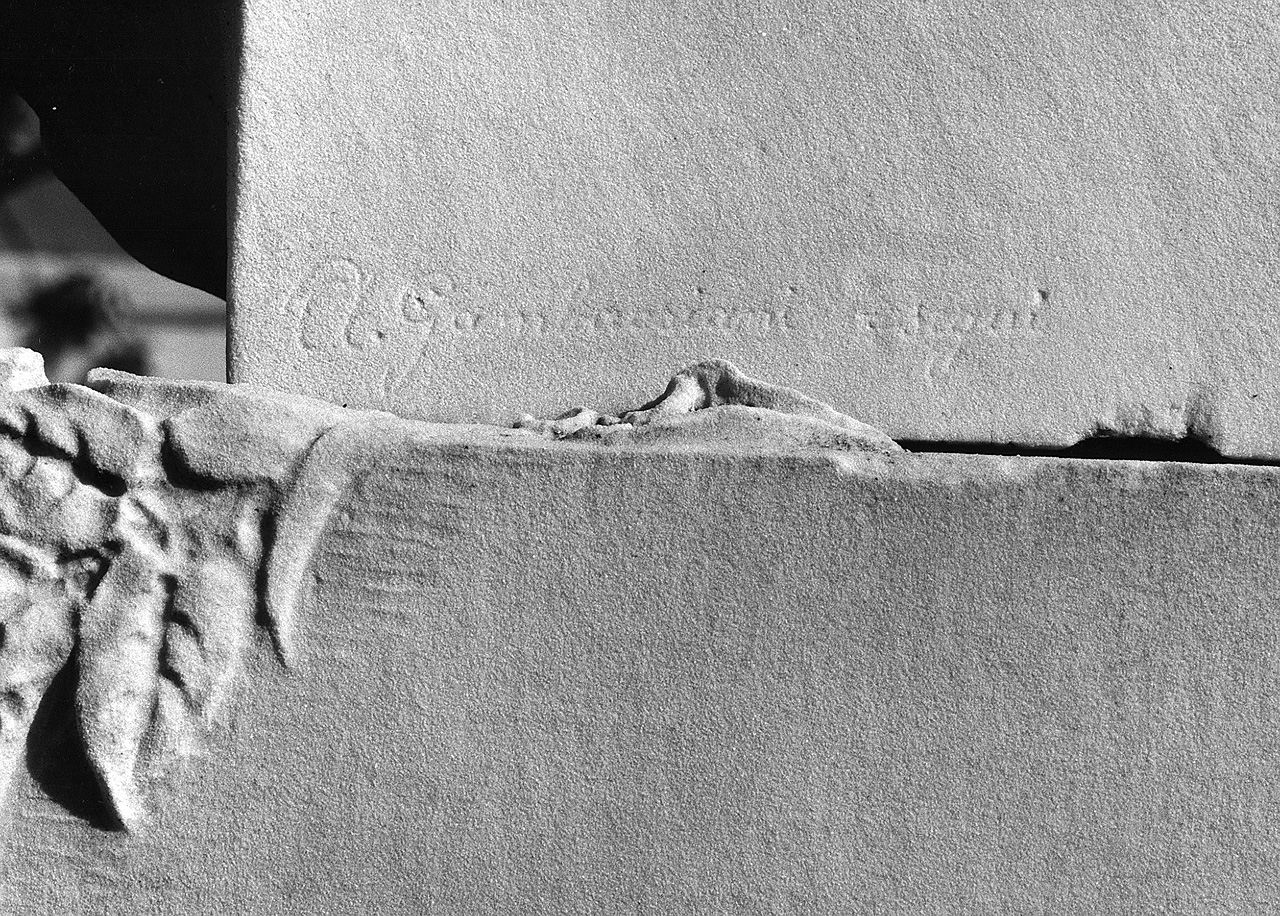 ritratto di donna (busto) di Gambassiani A, Passaglia Giulio (sec. XX)