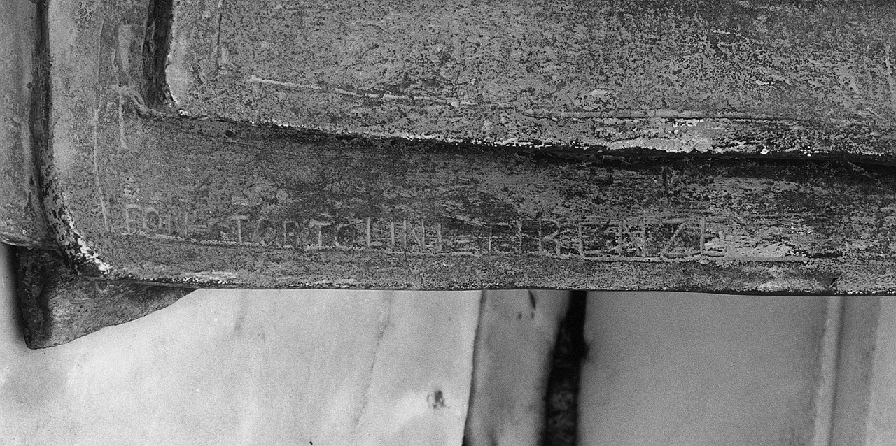 simboli della Musica (rilievo) - produzione toscana (sec. XX)