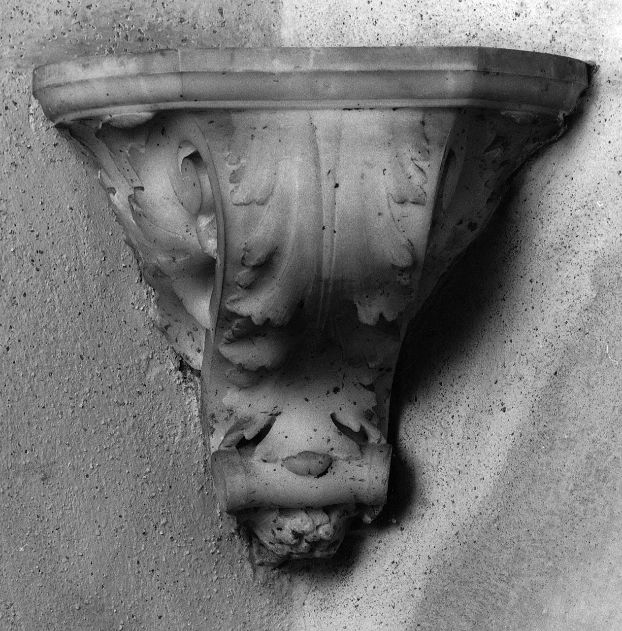 mensola - angolare, serie - manifattura fiorentina (sec. XIX)