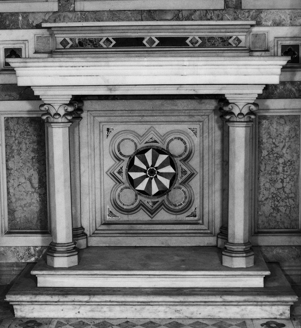 altare - a mensa - manifattura fiorentina (sec. XX)