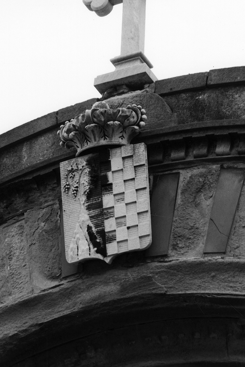 stemma gentilizio della famiglia Ruspoli, stemma gentilizio (rilievo) - manifattura fiorentina (sec. XIX)