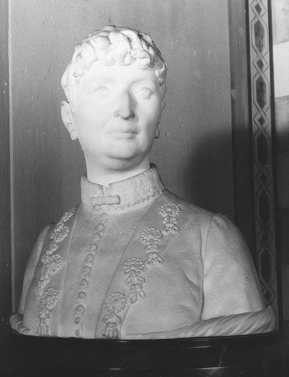 ritratto di donna (busto) di Rossi Egisto (sec. XIX)