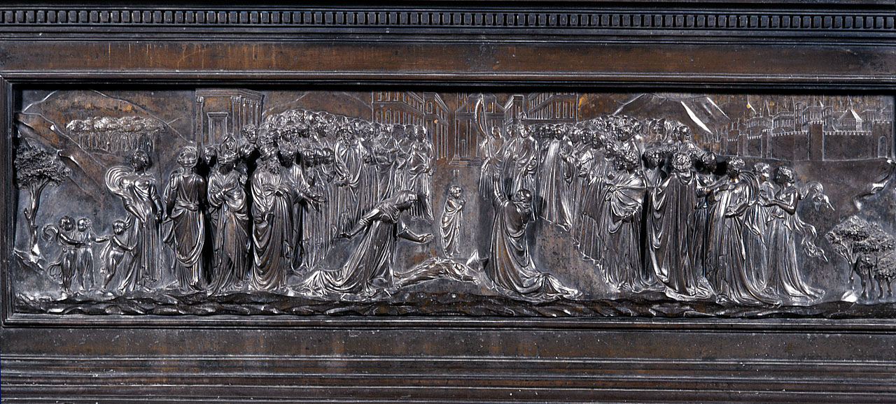 San Zanobi resuscita il figlio di una pellegrina francese (rilievo) di Ghiberti Lorenzo (sec. XV)