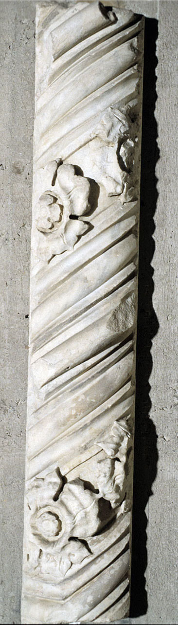 colonnina tortile, frammento di Arnolfo di Cambio (bottega) (secc. XIII/ XIV)