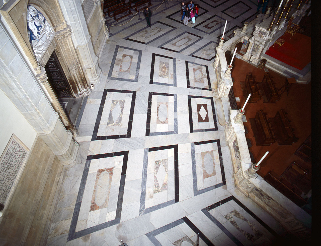 motivi decorativi geometrici (pavimento) di Simone del Pollaiuolo detto Cronaca (attribuito) (sec. XVI)