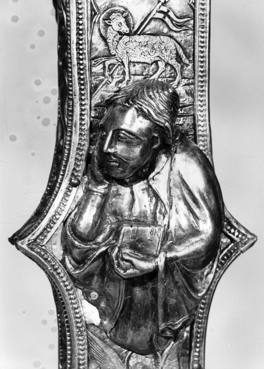 San Giovanni Evangelista (placchetta di croce processionale) - manifattura pistoiese (inizio, inizio sec. XIV, sec. XV)