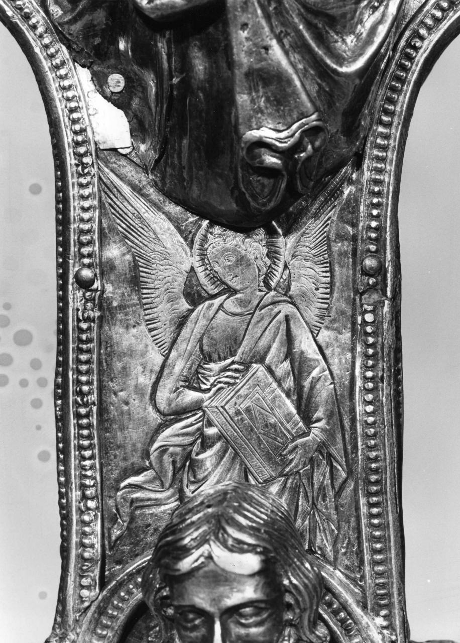 simbolo di San Matteo: angelo (decorazione a incisione) - manifattura pistoiese (inizio, inizio sec. XIV, sec. XV)