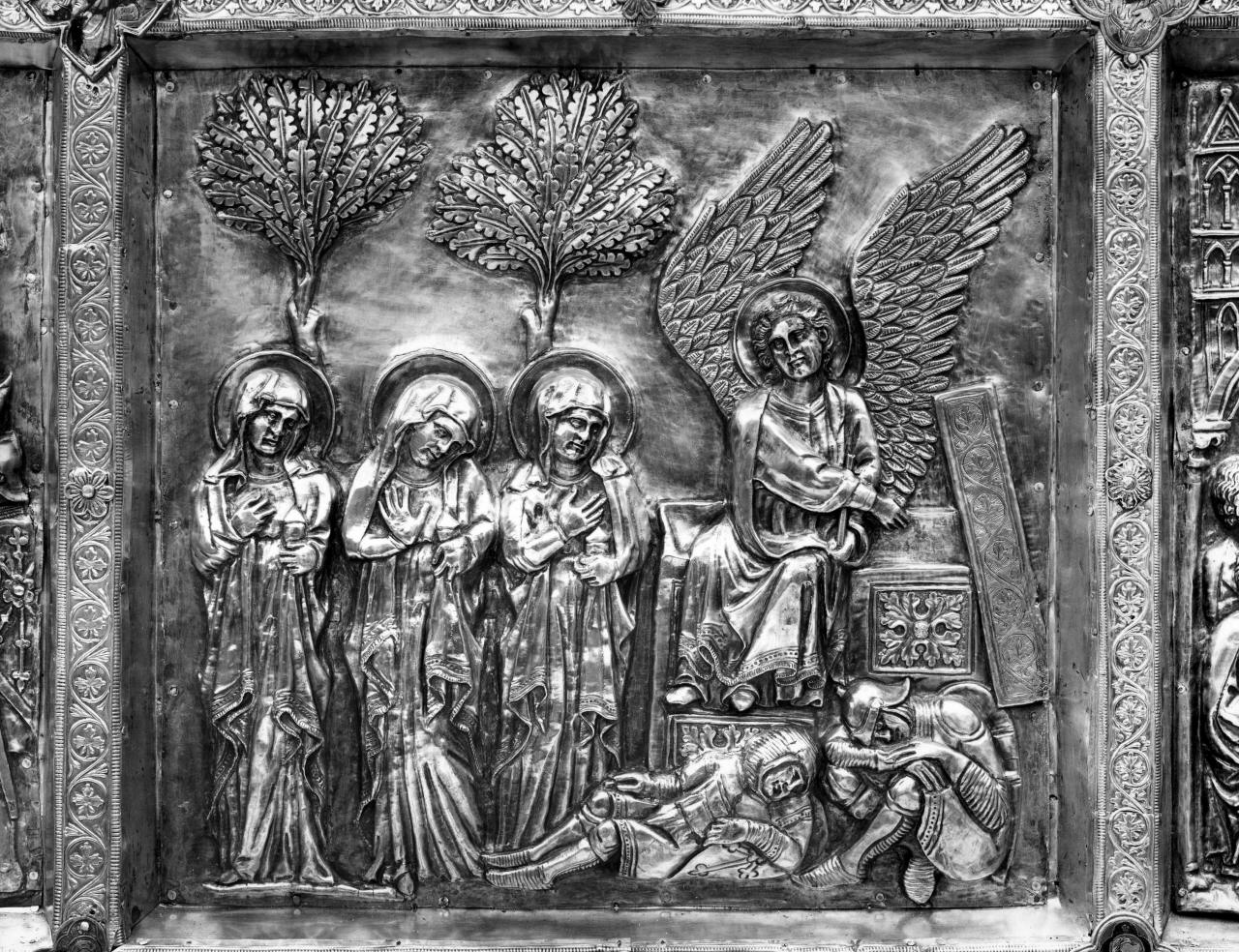 angelo annuncia la resurrezione alle pie donne (rilievo, elemento d'insieme) di Andrea di Jacopo d'Ognabene (sec. XIV)