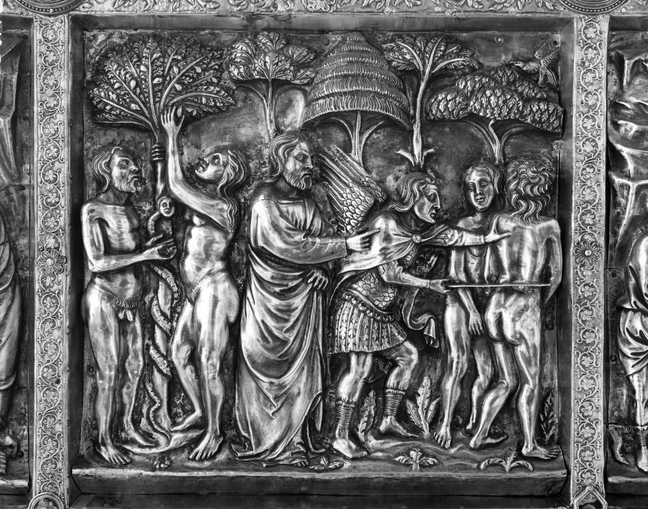 tentazione e caduta di Adamo e Eva, Adamo ed Eva cacciati dal Paradiso terrestre (rilievo, elemento d'insieme) di Leonardo di Ser Giovanni, Niccolai Francesco (attribuito) (sec. XIV)