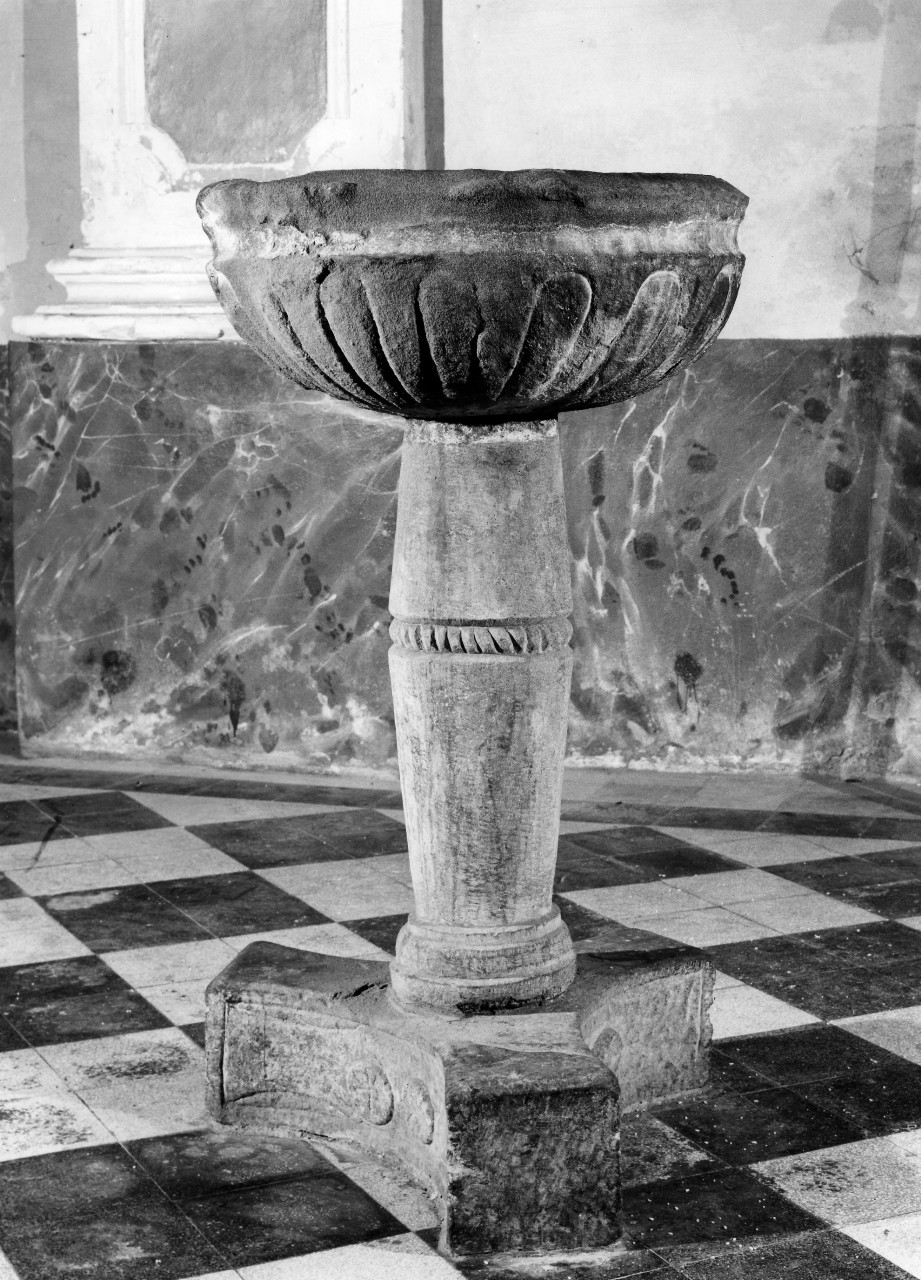 acquasantiera - a fusto - bottega toscana (seconda metà sec. XVII)