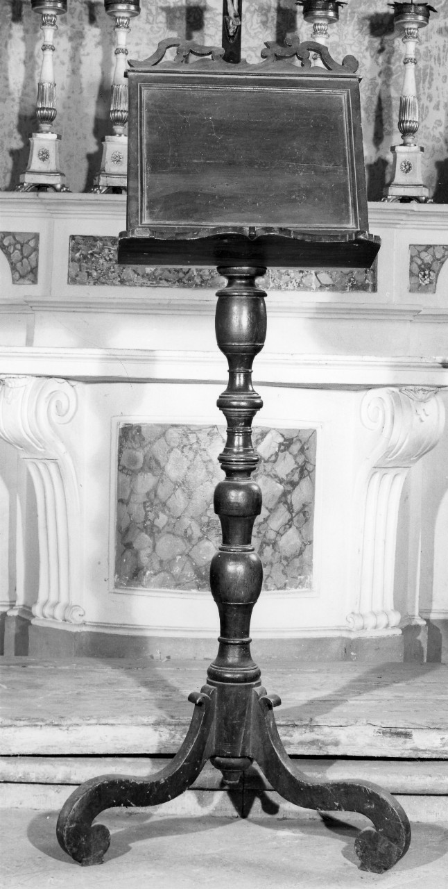 leggio a fusto - bottega toscana (prima metà sec. XVIII)