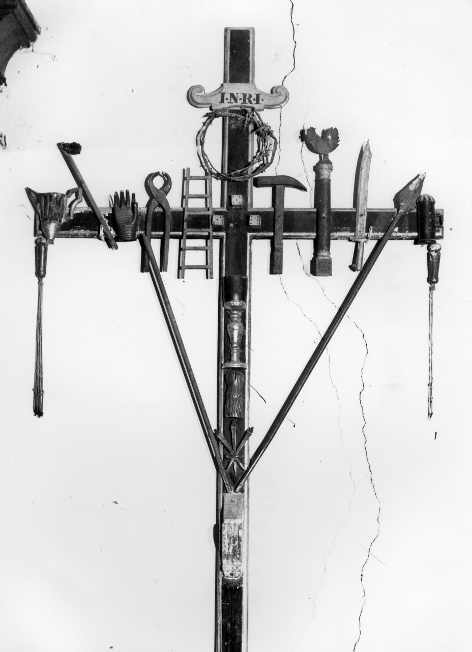 simboli della passione (croce penitenziale) - bottega toscana (fine/inizio secc. XVIII/ XIX)