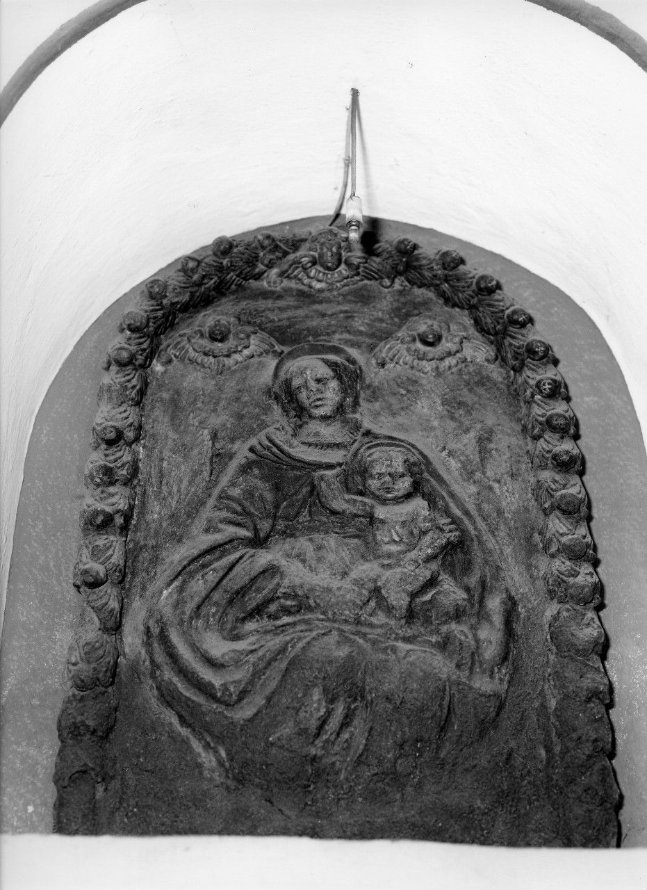 Madonna con Bambino (rilievo) - bottega imprunetana (sec. XVIII)