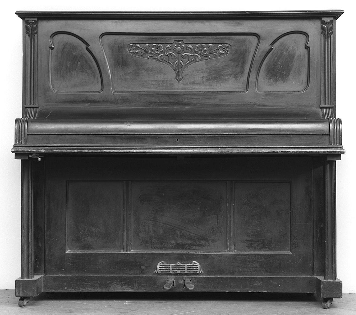 pianoforte - produzione italiana (?) (prima metà sec. XX)