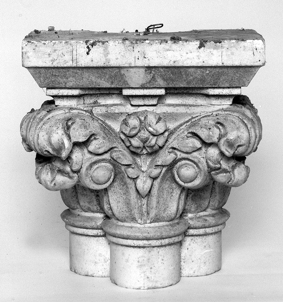 capitello - produzione italiana (prima metà sec. XX)