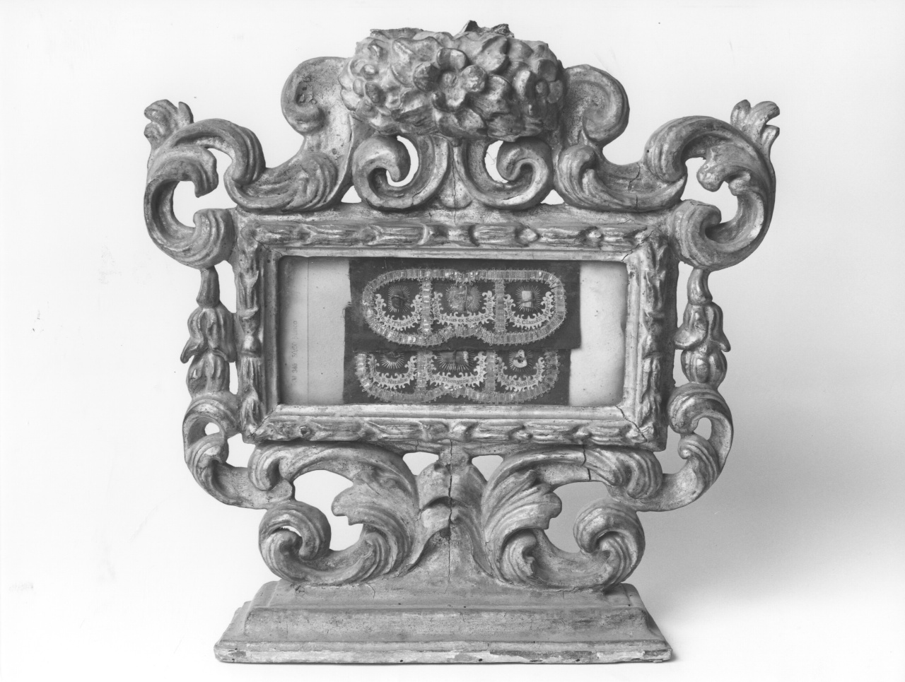 reliquiario a teca - a urna, coppia - bottega toscana (prima metà sec. XVIII)