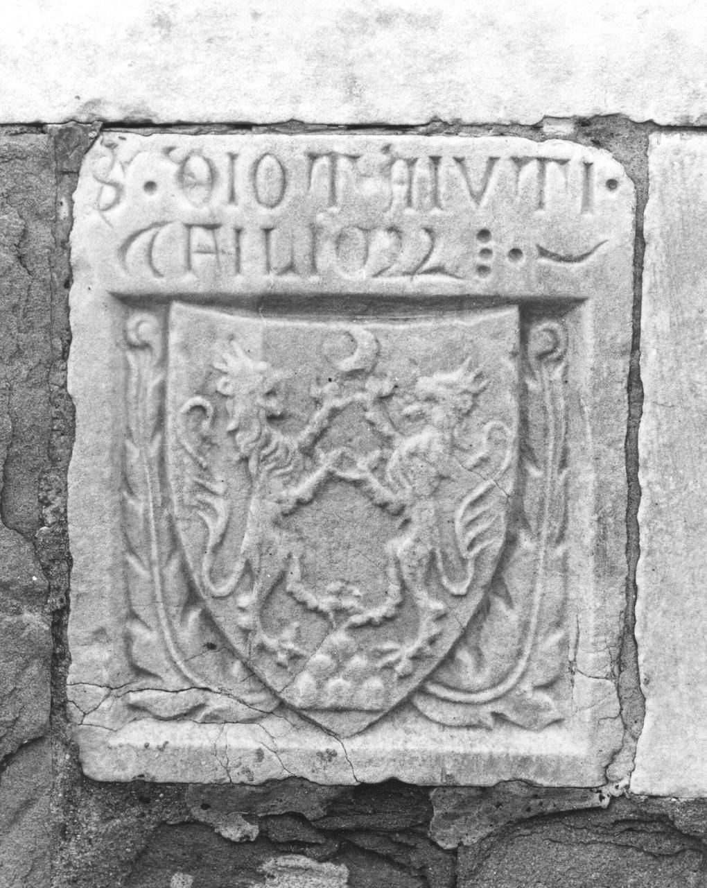 stemma gentilizio della famiglia Diotaiuti (rilievo) - bottega toscana (sec. XV)