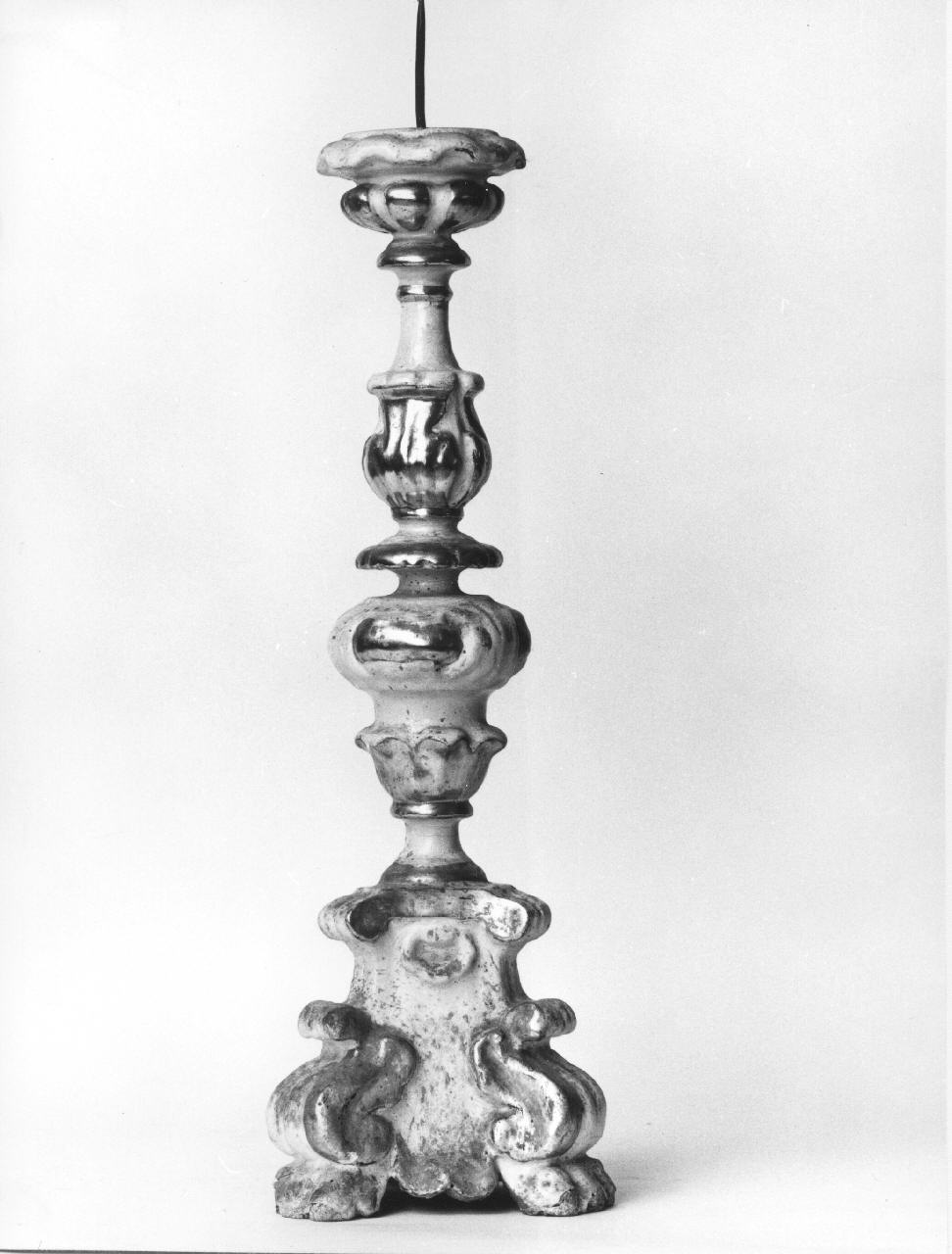 candeliere d'altare, serie - bottega toscana (metà sec. XVIII)