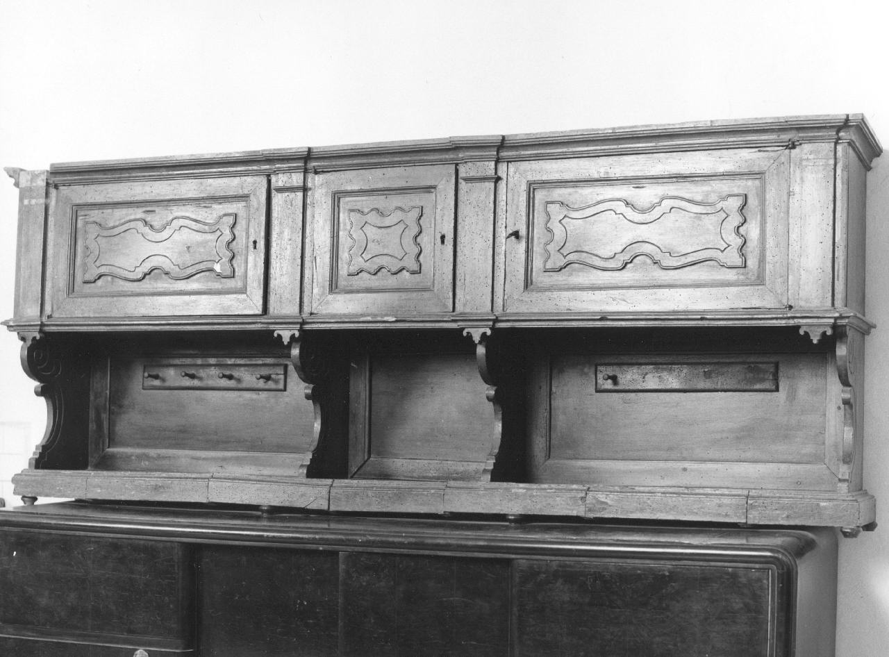 alzata di credenza - bottega toscana (sec. XVIII)