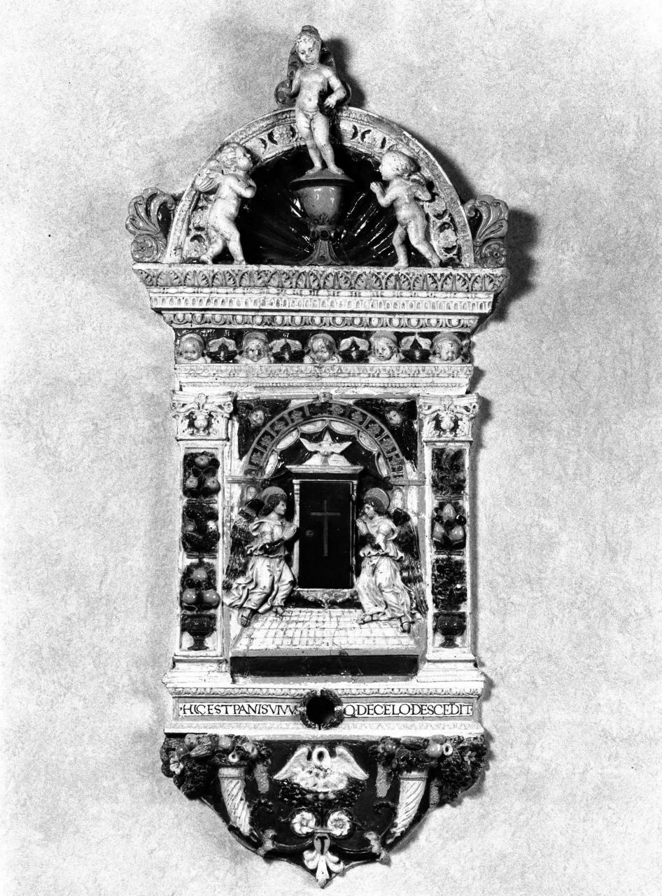Gesù Bambino come simbolo eucaristico (ciborio) di Della Robbia Giovanni (sec. XVI)