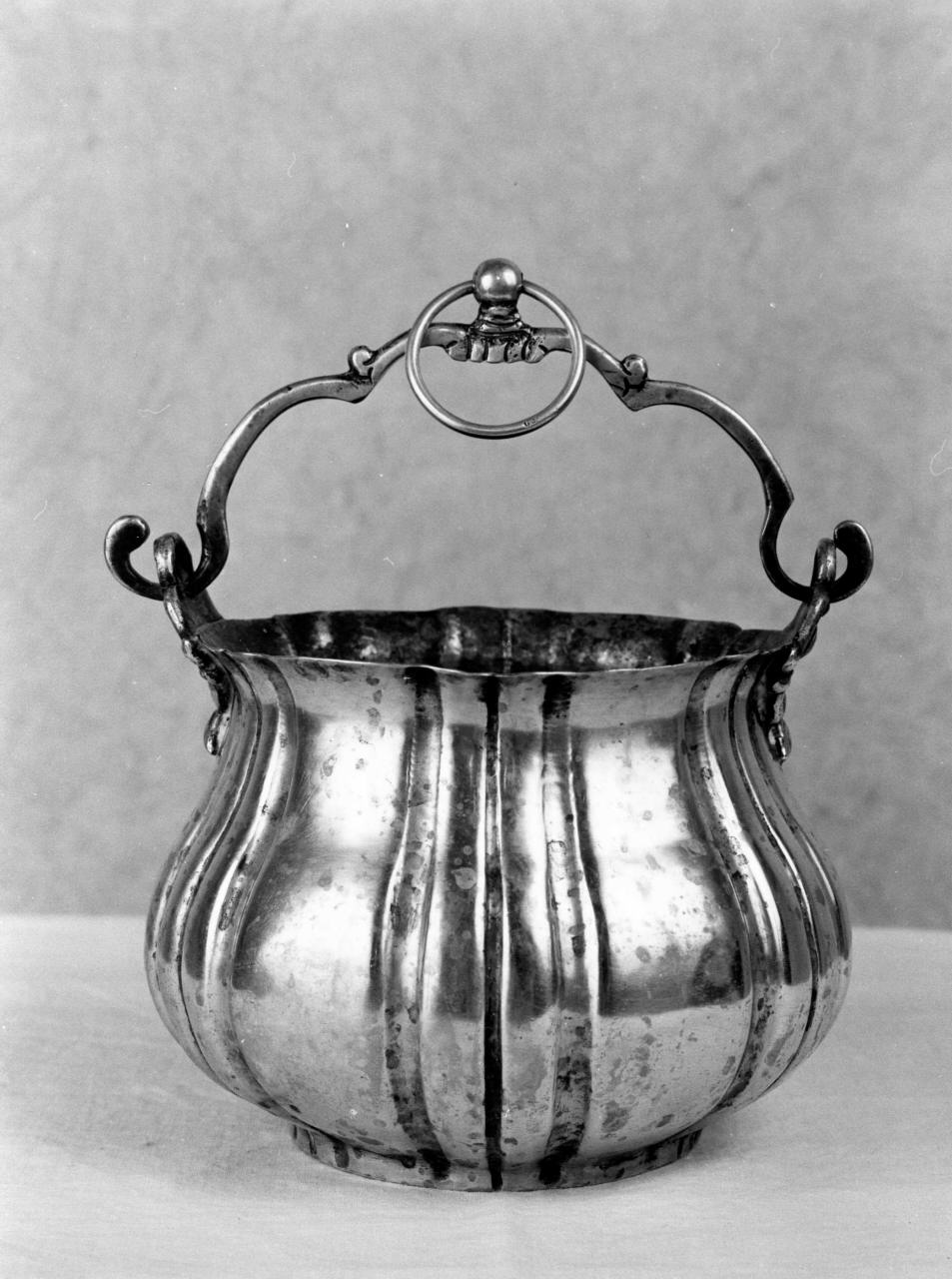 secchiello - manifattura modenese (inizio sec. XVIII)