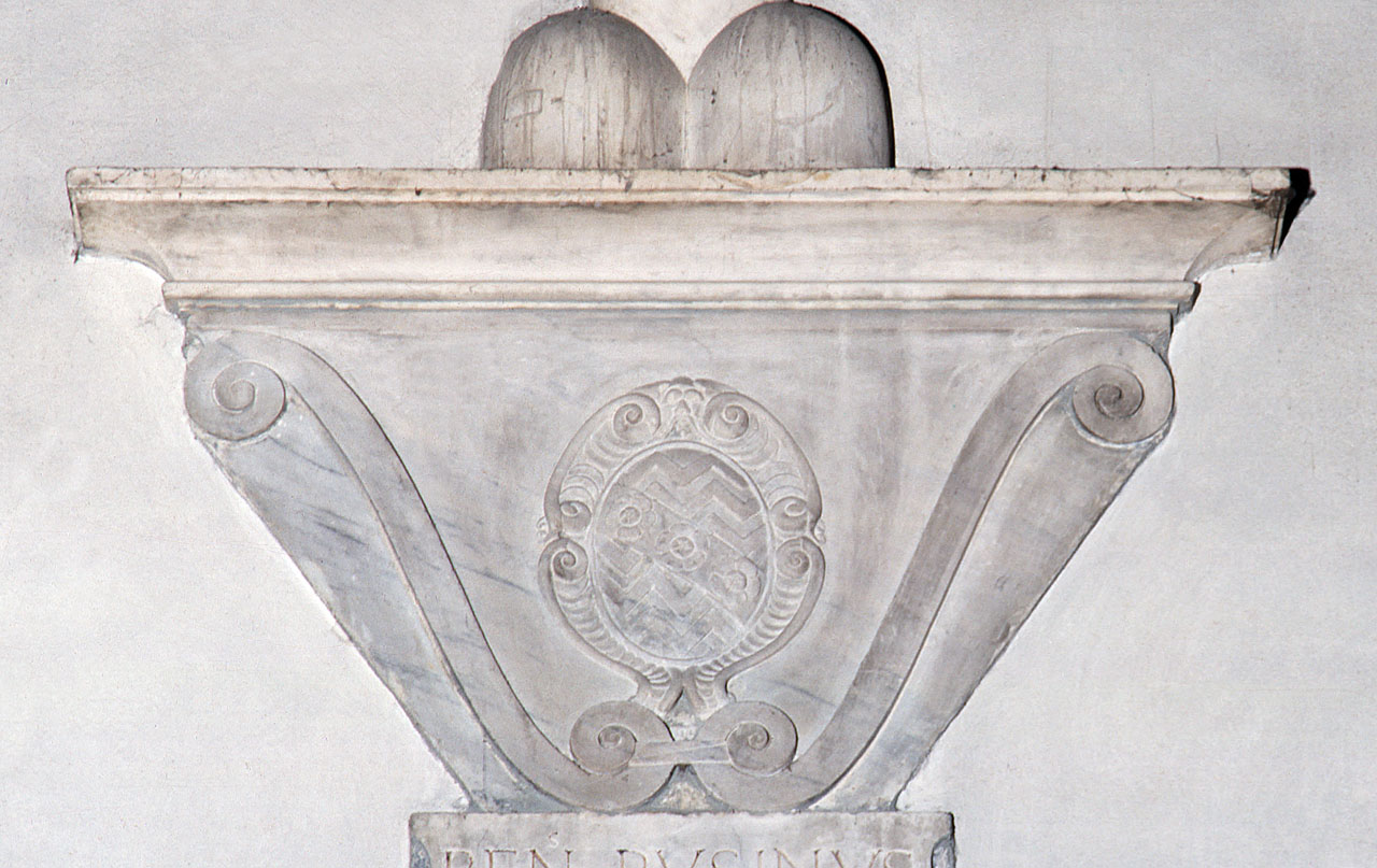 stemma gentilizio della famiglia Busini (mensola) - produzione fiorentina (sec. XVI)