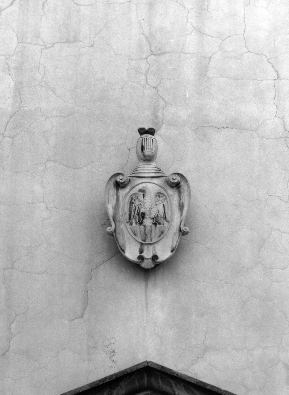 stemma gentilizio della famiglia Quaratesi (scultura) - ambito fiorentino (ultimo quarto sec. XVI)